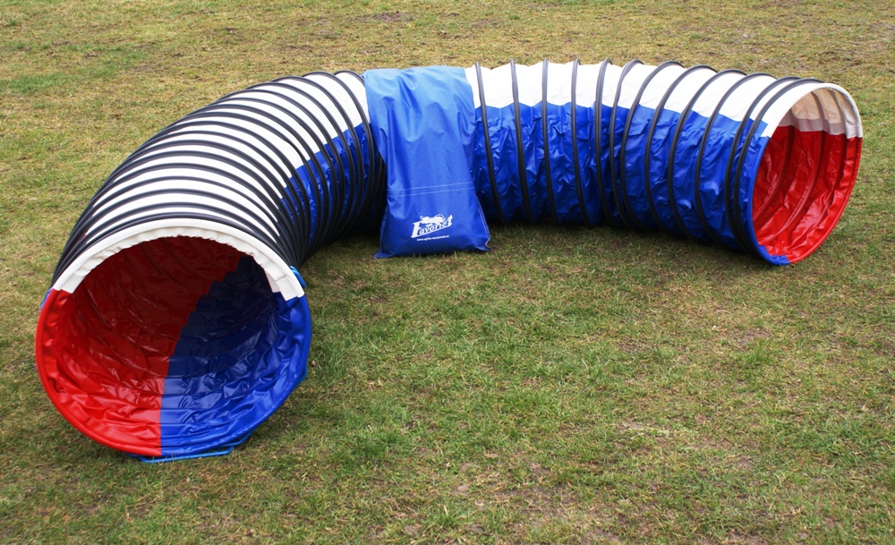 Tunnel 5 meter rood wit blauw. Niet meer leverbaar.